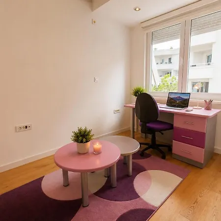Luxury Escape 2br With Scenic Views & Private Garage