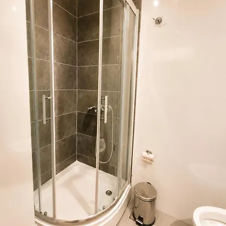 Апартаменты Luxury Escape 2br With Scenic Views & Private Garage
