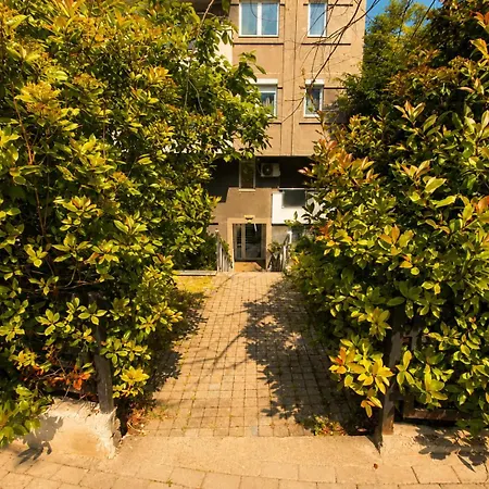 Luxury Escape 2br With Scenic Views & Private Garage Апартаменты